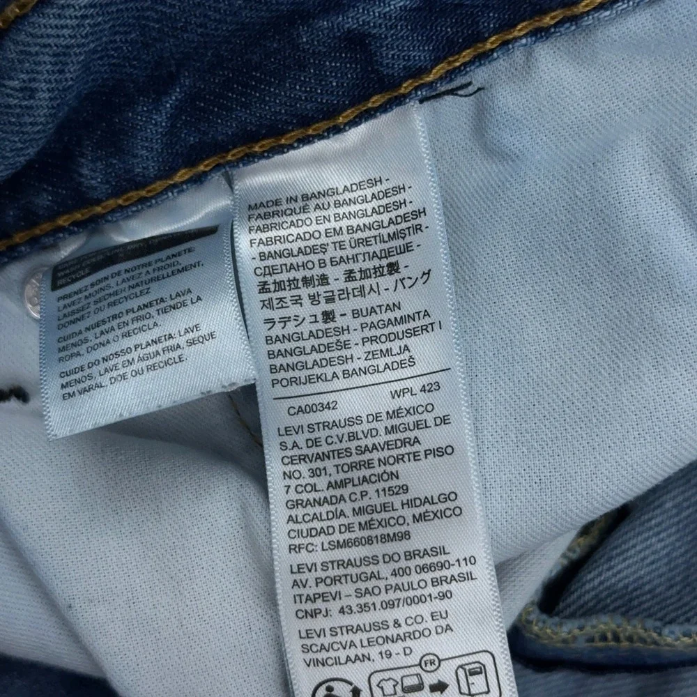 Levis excellent pre